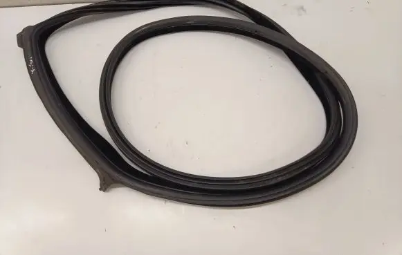 BMW 6 F06 Gran coupe Rear door rubber seal (on body) 