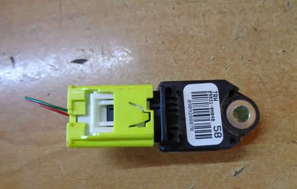 Toyota Aygo AB40 Airbag deployment crash/impact sensor 89831OH020