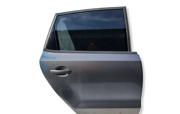Volkswagen Polo V 6R Rear door 