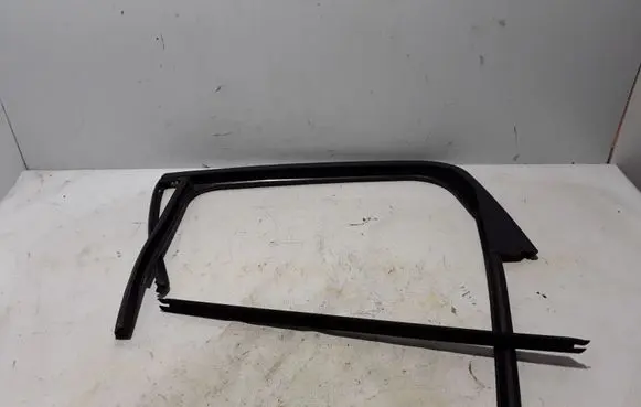 Mini Cooper Countryman R60 Other rear door trim element 9800613