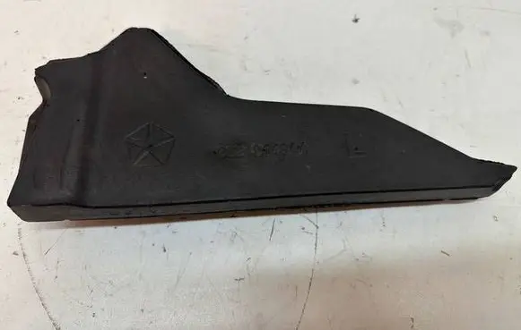 Jeep Compass Fender foam support/seal 88242148AA