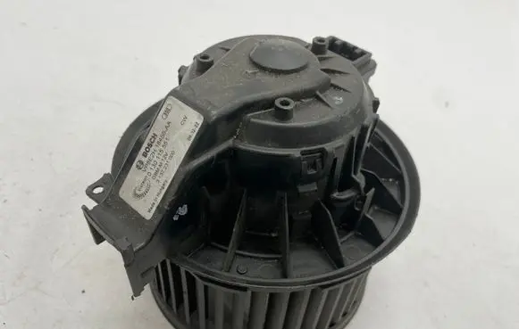 Ford Fiesta Heater fan/blower VP8E2H18456AA 0130115551
