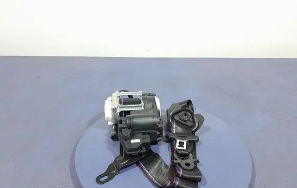 BMW X6 M Front seatbelt 5A70912