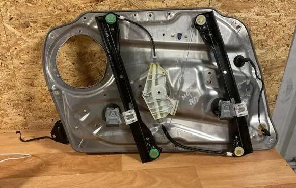 Mercedes-Benz E W212 Front window lifting mechanism without motor A2125400432 A2047200279 A2128201102