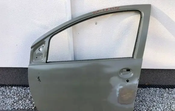 Toyota Aygo AB40 Front door 25436456