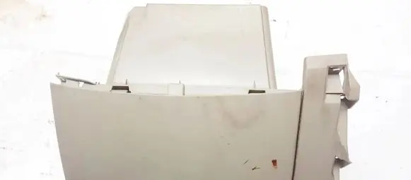 Glove box