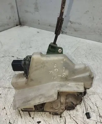 Volkswagen PASSAT B5.5 Rear door lock 3B0837 117626