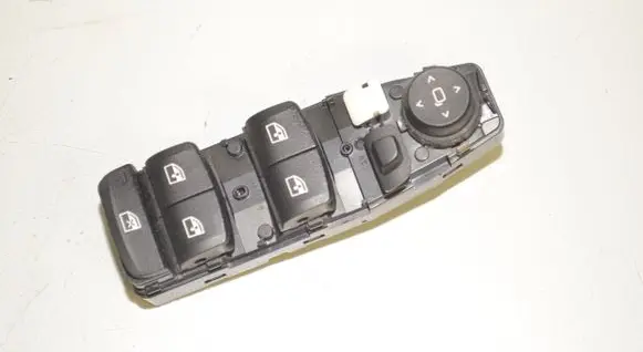 BMW 5 G30 G31 Electric window control switch 6832727 61316832727