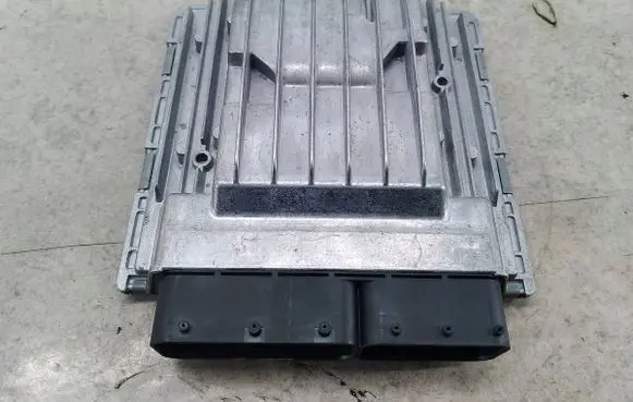 BMW 1 E81 E87 Engine control unit/module ECU 
