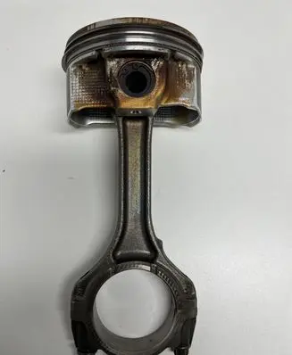 Infiniti FX Piston with connecting rod