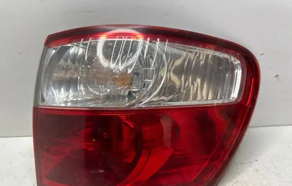 Toyota Avensis Verso Rear/tail lights