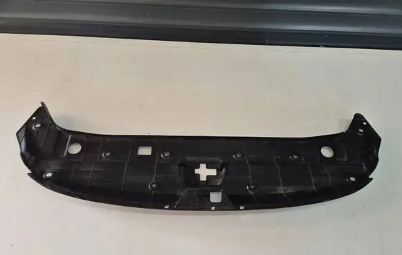 Radiator trim