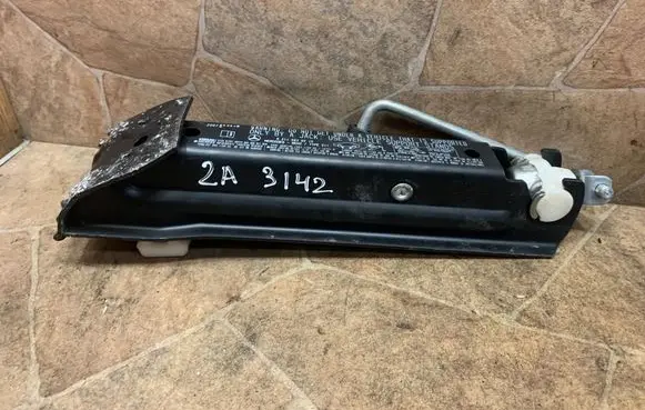 Mercedes-Benz E W211 Lift Jack A2115830215