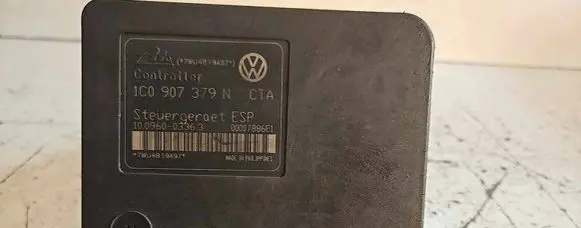 Skoda Octavia Mk1 (1U) ABS Pump 1C0907379N 10096003363 00007886E1