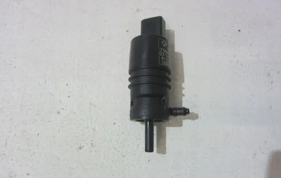 BMW X3 F25 Windscreen/windshield washer pump 7388343