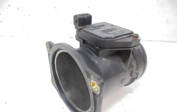 Volkswagen PASSAT B5 Mass air flow meter 058133471