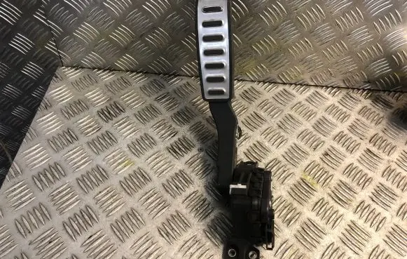 Porsche Cayenne (9PA) Accelerator throttle pedal 7L0723507E