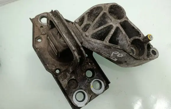 Renault Koleos I Engine mount bracket 575AF100C