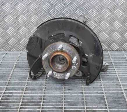 Front wheel hub