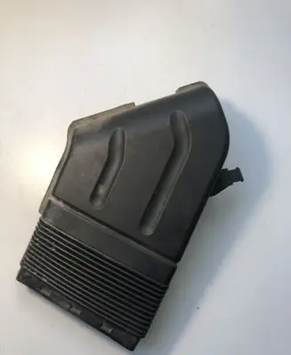 Audi A4 S4 B7 8E 8H Air intake duct part 8E0129617