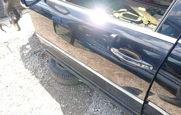 Volkswagen Phaeton Front door