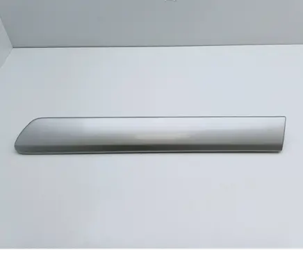 Rear fender molding trim
