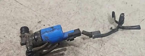 Citroen C5 Windscreen/windshield washer pump 21344900