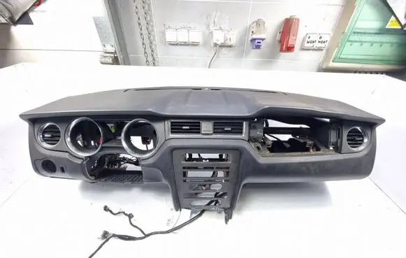 Ford Mustang V Dashboard