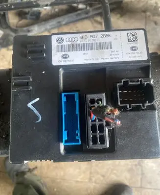 Audi A6 S6 C6 4F Comfort/convenience module 4F0907289E 4F0910289E 5DK00876220