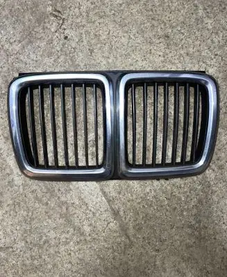 BMW 7 E32 Front grill 19086970
