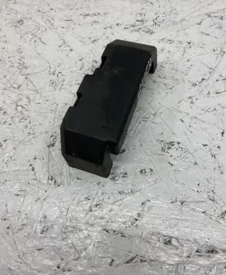 Opel Zafira C Fuse box cover 13302322
