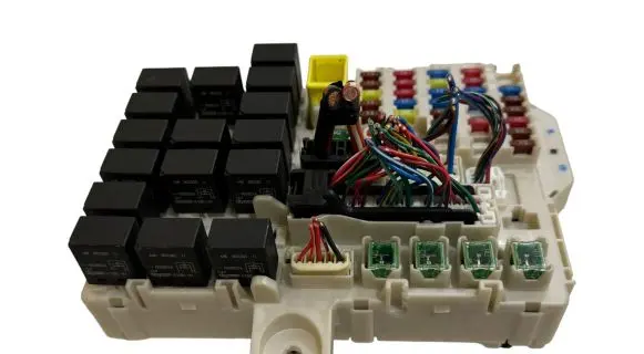 Mitsubishi Colt Fuse box set MN108319 4L02 8637A020