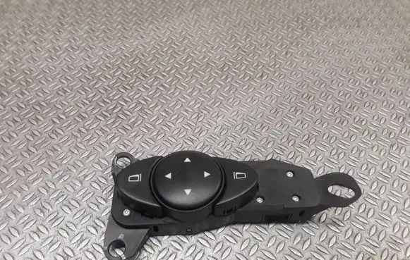 Mercedes-Benz E W211 Wing mirror switch 2118215379