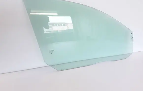 Volvo XC70 Front door window glass four-door 30779525