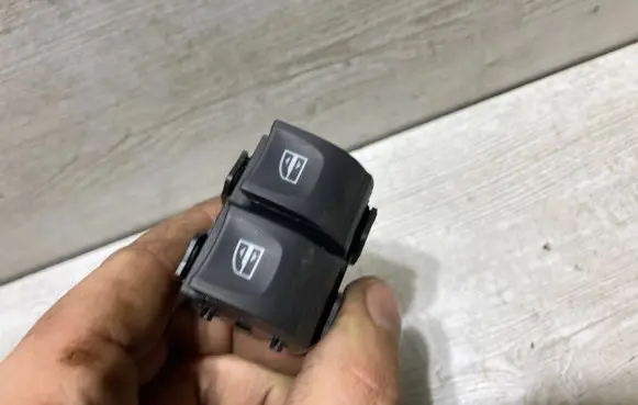 Dacia Sandero III Electric window control switch 254112588R