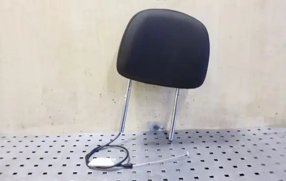 Opel Astra J Front seat headrest 