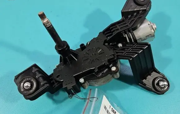 Hyundai i30 Rear window wiper motor 0390205032 IMPRK1588150