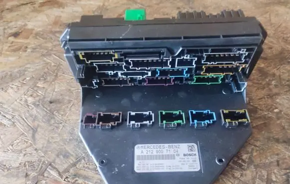 Mercedes-Benz E W212 Fuse module A2125452501 A2129024002 A2129007104