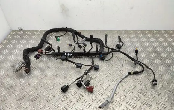 Seat Leon (5F) Engine installation wiring loom 04L971824