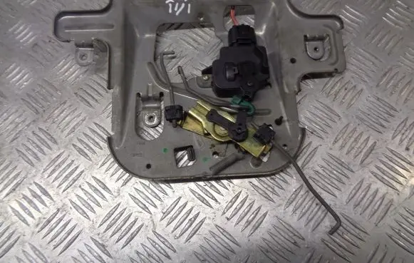 Chrysler PT Cruiser Tailgate boot lock/latch motor 