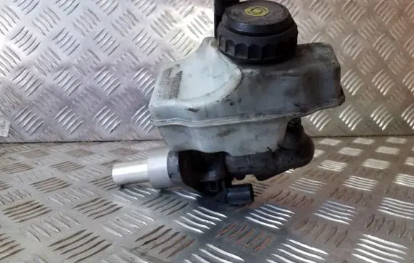 Volkswagen Sharan Master brake cylinder 7N2611301A