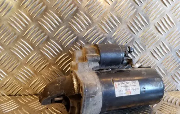 BMW 5 E39 Starter motor 0986017300 0001109025