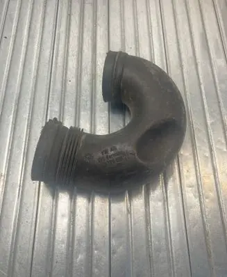 Volkswagen Golf V Air intake hose/pipe 1K0129618