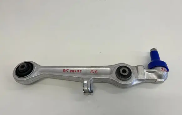 Volkswagen PASSAT B5 Front lower control arm/wishbone FAIQ0815