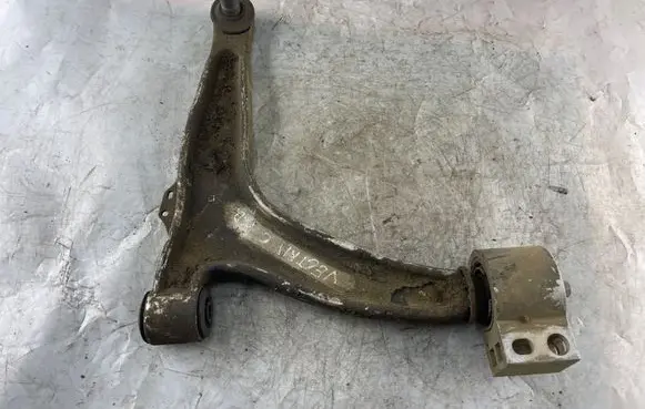 Opel Vectra C Front lower control arm/wishbone