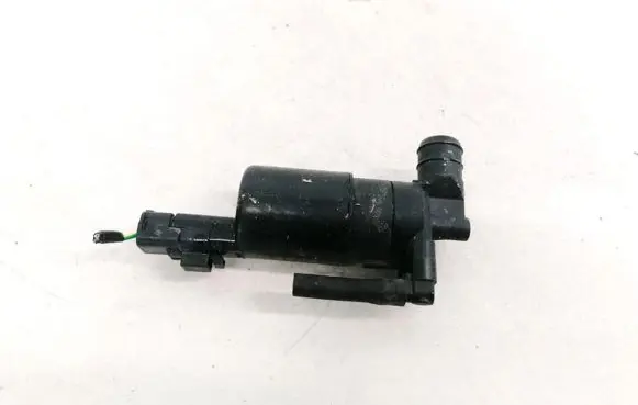 Peugeot 607 Windscreen/windshield washer pump 207666 E13021168
