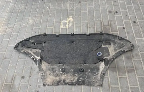 Volkswagen Touareg III Front underbody cover/under tray 4M0825235B