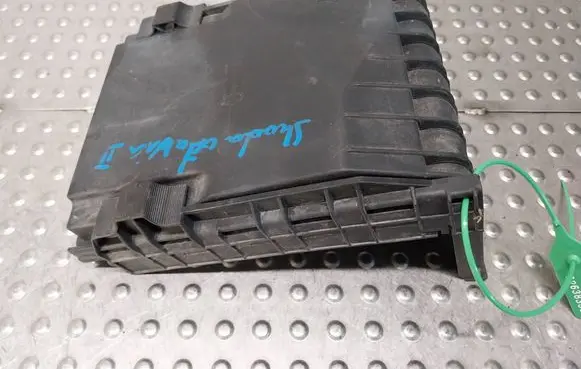 Volkswagen PASSAT B7 Fuse box cover S26383397 1K0937132F