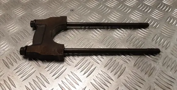 Volkswagen Touareg I Crankshaft Holder 