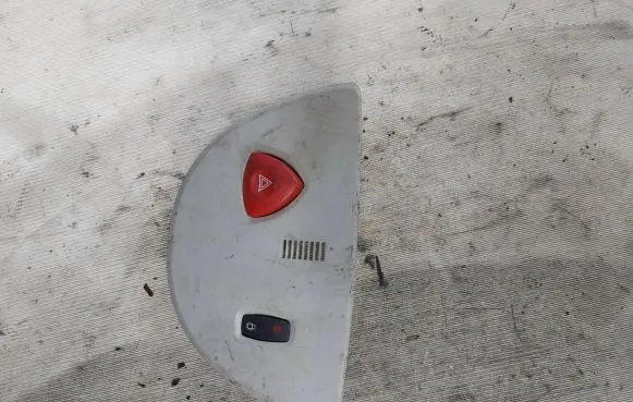 Renault Espace IV Hazard light switch 136012680 226507 156013590